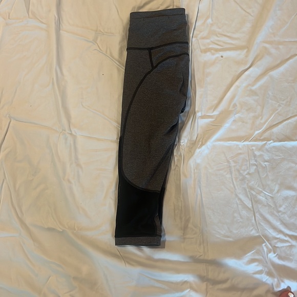 Lululemon gray cut off leggings - Picture 2 of 4